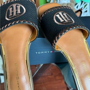 Pezley  TOMMY Hilfiger Sandal. size 9 -NEW.
